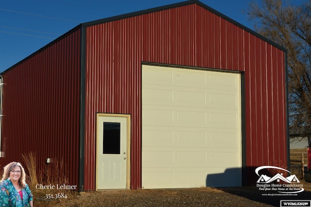 view of detached garage