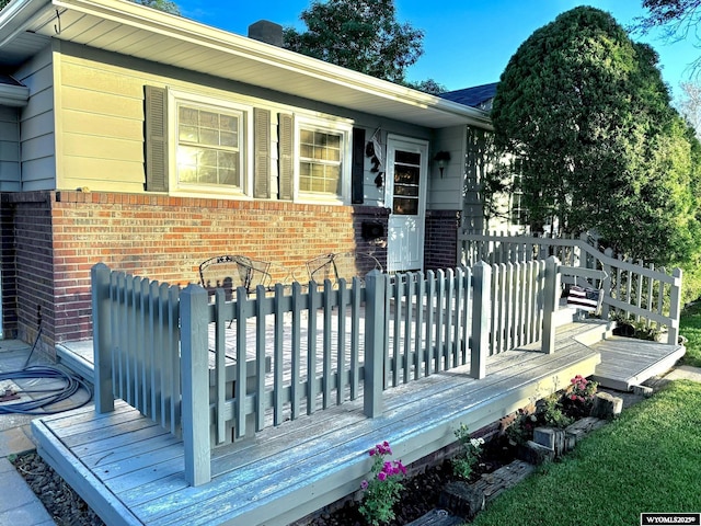 view of front facade featuring brick siding