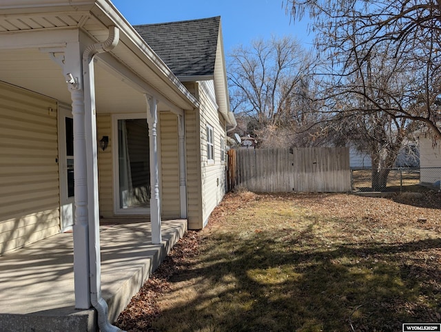 view of yard featuring fence