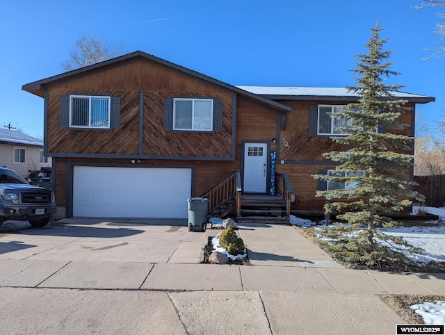 view of front of house with driveway and an attached garage