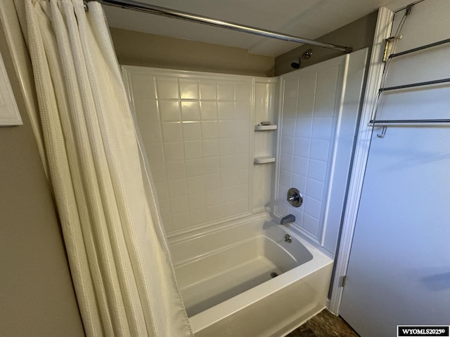 full bath with shower / tub combo