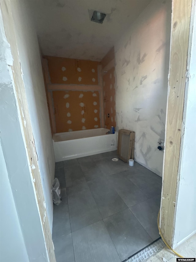 2685 Berkshire Way, Casper, WY 82609 - full bathroom with a bath
