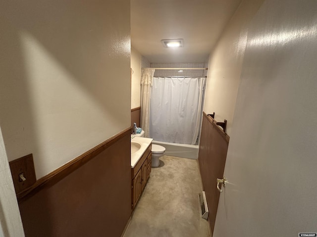 bathroom featuring visible vents, shower / bath combo with shower curtain, toilet, and vanity