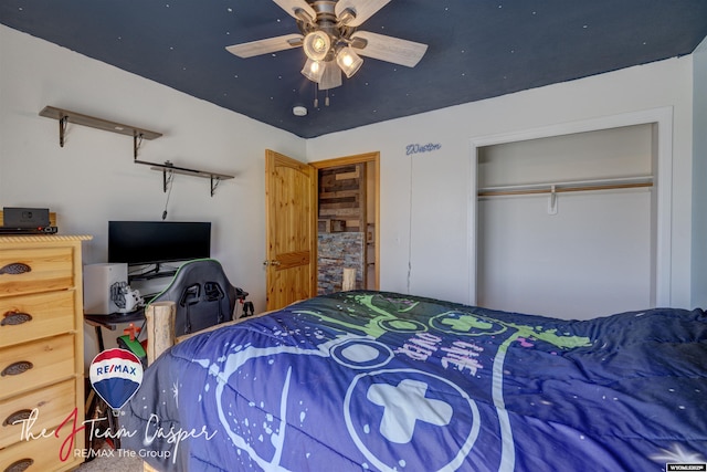 bedroom featuring a ceiling fan and a closet