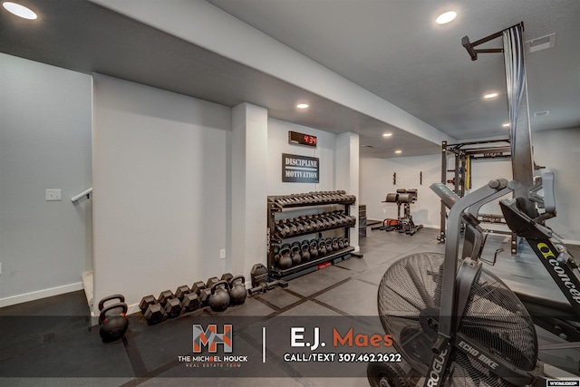 gym with visible vents, recessed lighting, and baseboards