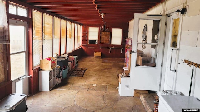 sunroom / solarium with cooling unit