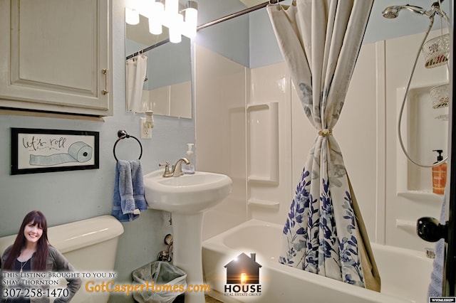 full bath with toilet and shower / tub combo