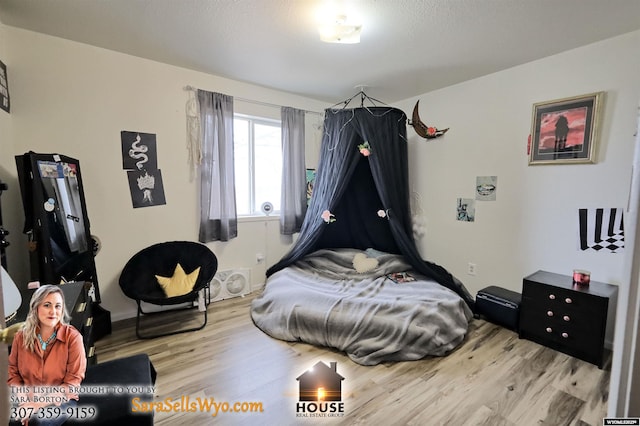 1244 Riverbend Dr, Douglas, WY 82633 - bedroom featuring wood finished floors
