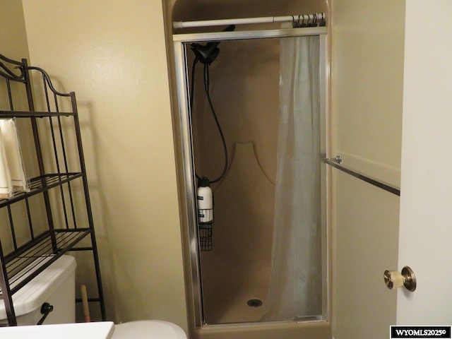 1001 Cheshire St, Casper, WY 82609 - full bath with toilet and a stall shower