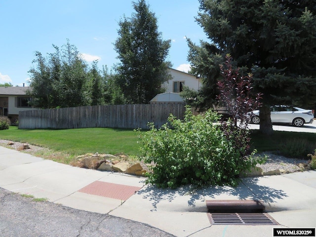 1001 Cheshire St, Casper, WY 82609 - view of yard featuring fence