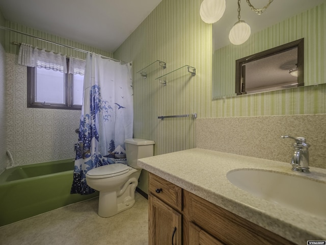 full bathroom featuring shower / bath combo with shower curtain, vanity, wallpapered walls, and toilet
