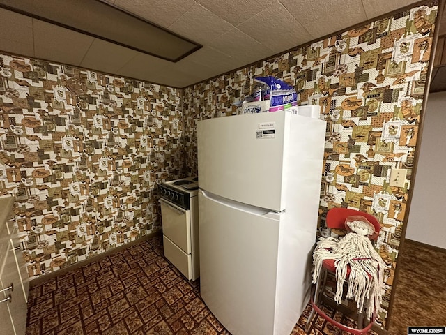 341 E 29th Ave, Torrington, WY 82240 - kitchen with white appliances