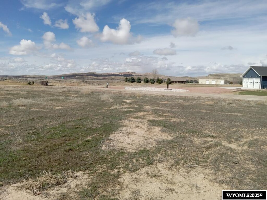 202 Coyote Dr, Greybull, WY 82426