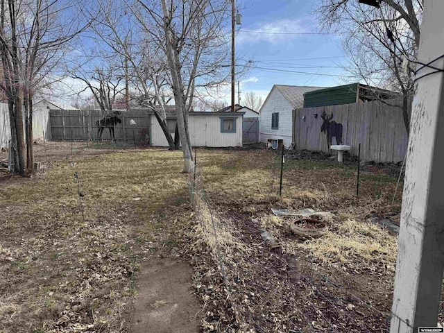 117 W Madison, Riverton, WY 82501 - view of yard featuring a fenced backyard and an outdoor structure