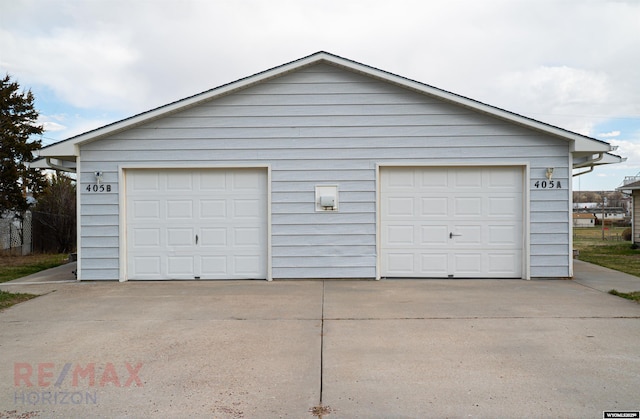 view of detached garage