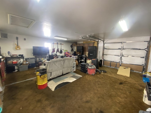 1011 E Lincoln Ave, Riverton, WY 82501 - view of garage