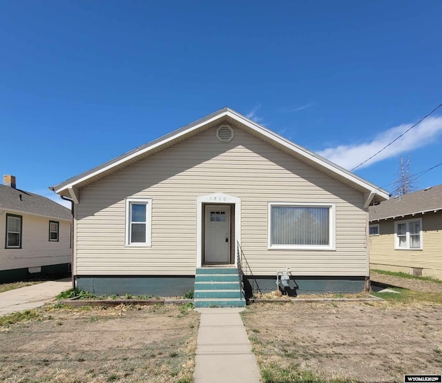 bungalow featuring entry steps