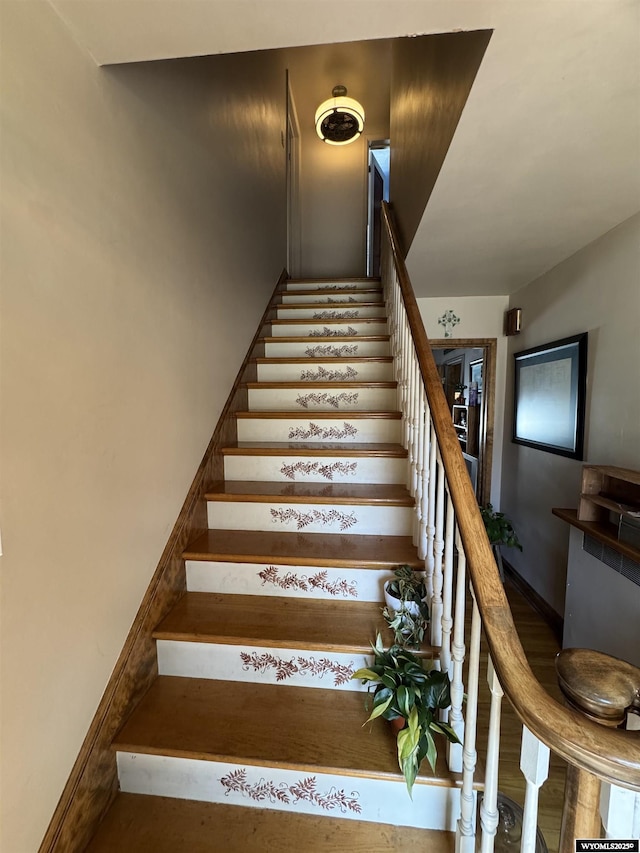 716 B St, Rock Springs, WY 82901 - view of stairway