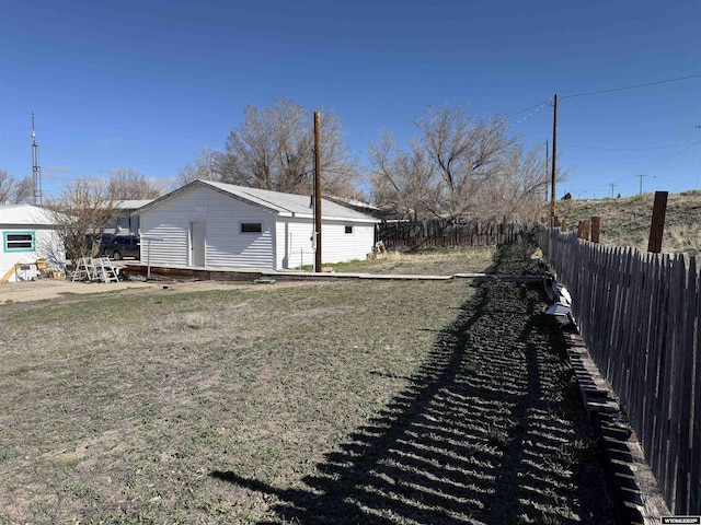 view of yard featuring a fenced backyard