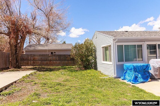 view of yard featuring fence