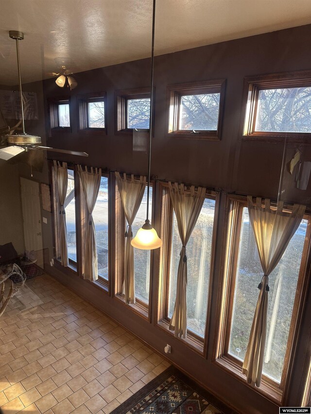 room details featuring a ceiling fan