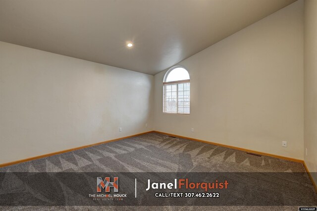 3507 Aspen Ln, Casper, WY 82604 - carpeted empty room featuring baseboards, recessed lighting, and vaulted ceiling
