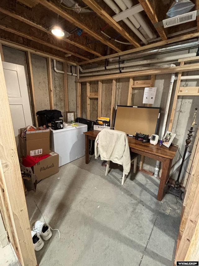 999 Eagle Dr, Douglas, WY 82633 - unfinished basement featuring washer / clothes dryer