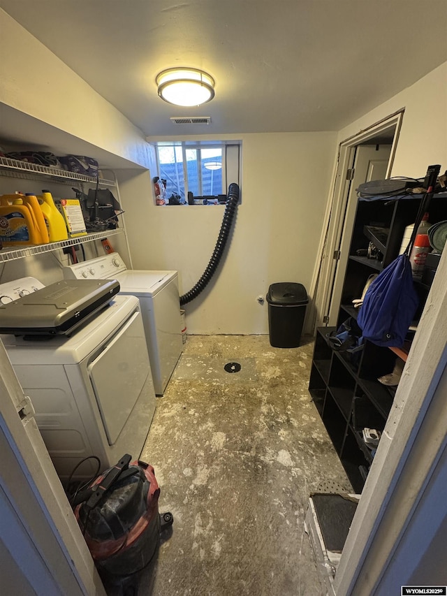 117 Sandstone Dr, Evanston, WY 82930 - washroom featuring laundry area, independent washer and dryer, and visible vents
