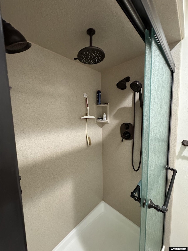 191 Lester Dr, Rock Springs, WY 82901 - bathroom featuring a stall shower