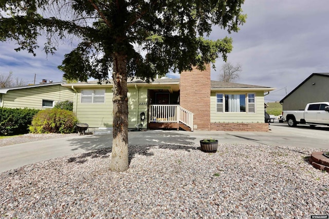 2275 S Poplar St, Casper, WY 82601 - single story home with a chimney