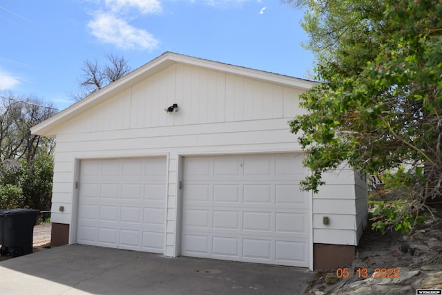 view of detached garage
