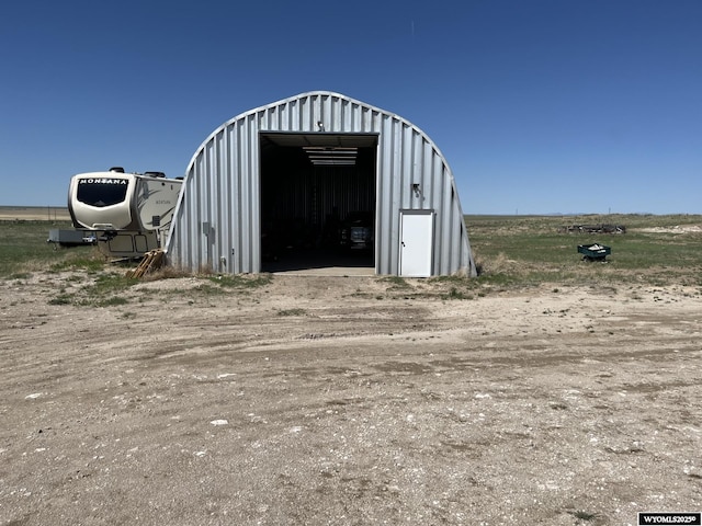 view of outdoor structure with an outbuilding