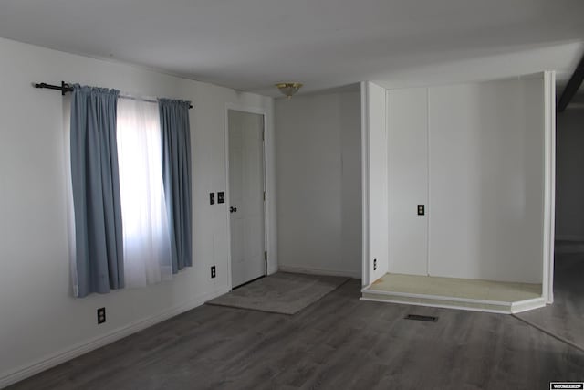 7 N Schmid Dr, La Barge, WY 83123 - foyer entrance featuring wood finished floors and baseboards