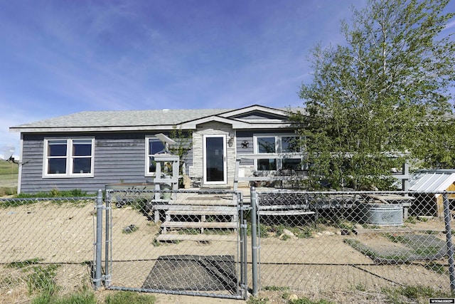 33 Oxbow Rd, Buffalo, WY 82834 - view of front facade with a gate and a fenced front yard