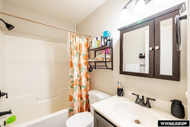 1705 N Heights Cir, Sheridan, WY 82801 - bathroom featuring toilet, shower / tub combo with curtain, and vanity