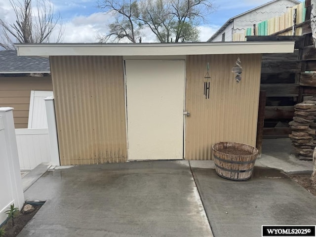 508 Sidney St, Rock Springs, WY 82901 - property entrance with roof with shingles