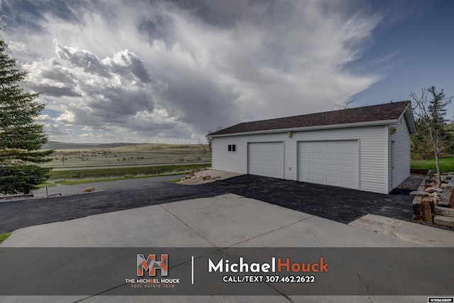view of detached garage