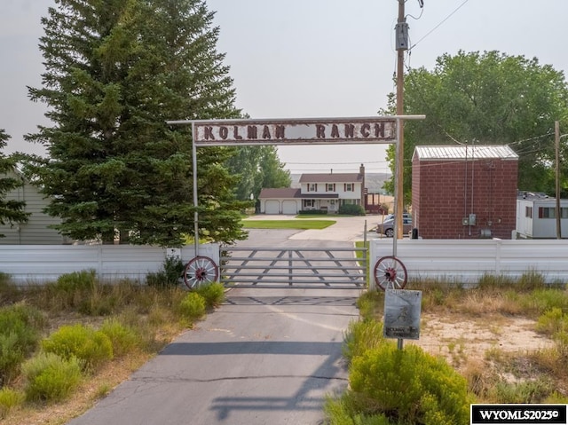 19A Kolman Ranch Rd, Rock Springs, WY 82901 - exterior view of a gate