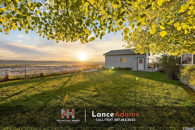 396 Williams Way, Glenrock, WY 82637 - view of yard