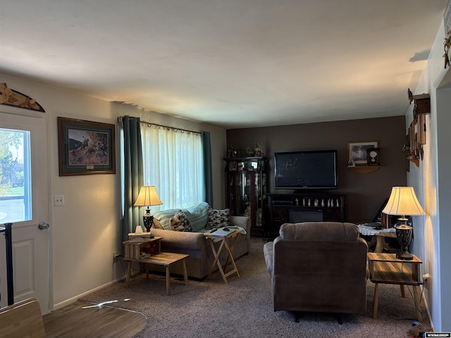 715 Emerald St, Kemmerer, WY 83101 - living room with baseboards
