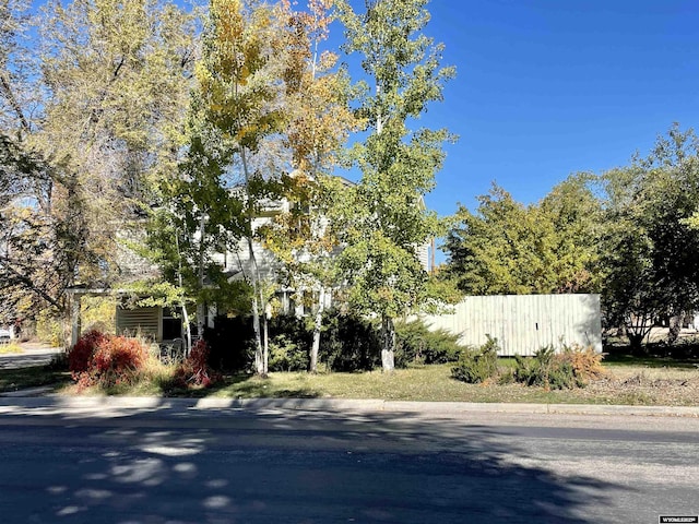 596 Garfield St, Lander, WY 82520 - view of asphalt street with curbs