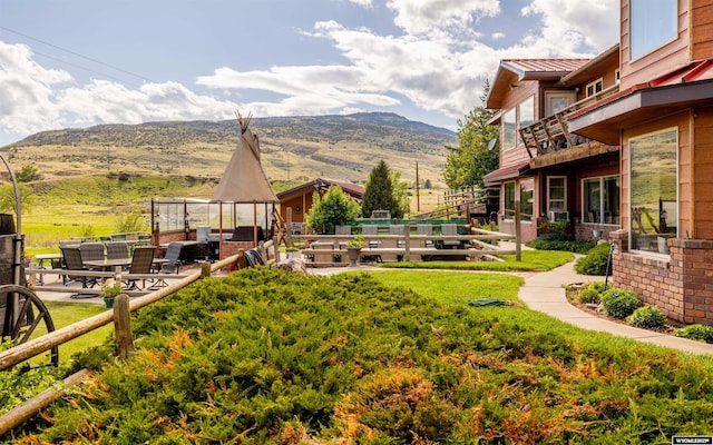 30 Nielsen Trl, Cody, WY 82414 - view of yard featuring a mountain view