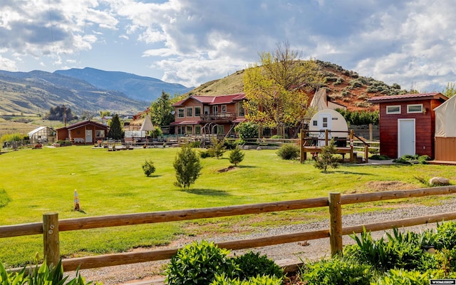 30 Nielsen Trl, Cody, WY 82414 - view of yard with a mountain view