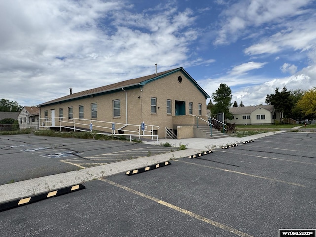 402 S 7th St E, Riverton, WY 82501 - view of property featuring uncovered parking