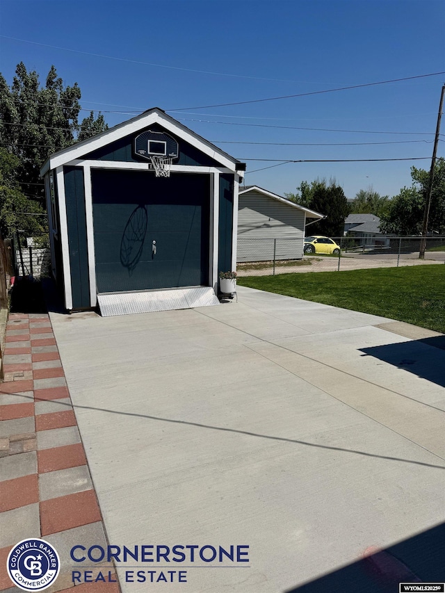 3024 Hamilton Way, Casper, WY 82609 - detached garage featuring concrete driveway