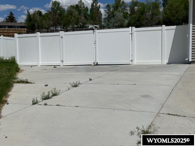 517 Archers Trl, Rock Springs, WY 82901 - view of gate
