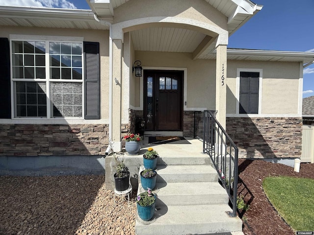 1765 New Mexico St, Green River, WY 82935 - entrance to property with stone siding and stucco siding