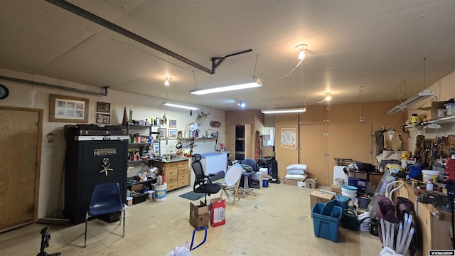 190 Ln 7, Thermopolis, WY 82443 - garage featuring a workshop area