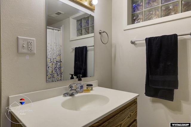 2634 Hanway Ave, Casper, WY 82604 - bathroom with vanity