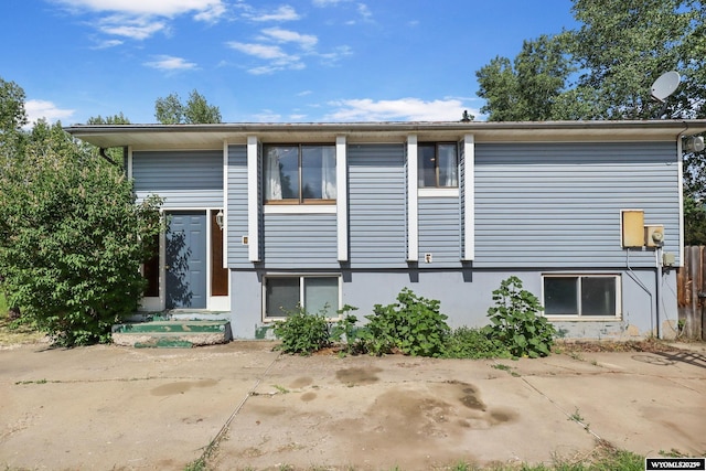 301 Cottonwood St, Evanston, WY 82930 - back of property with a patio